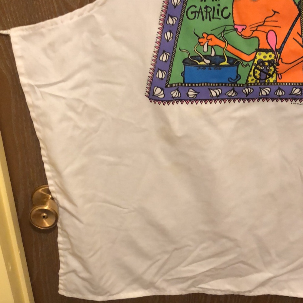 Garlic Apron 33x 27”, each waist tie is 32” - Picture 3 of 5